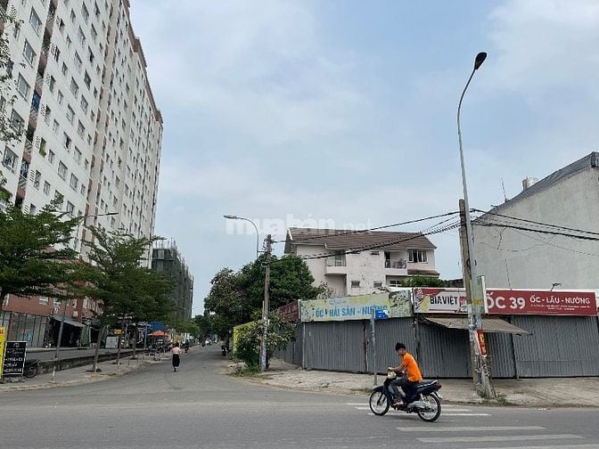 Cần tiền bán gấp đất 2 mặt tiền,Đường 30m, khu Bình Hưng Hoà B,