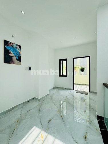 Ngộp vốn KD bán gấp nhà Hoà Hưng, p12, Q10. Giá 2,64tỷ. Hẻm 5m.65m2