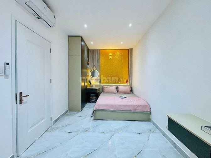 Ngộp vốn KD bán gấp nhà Hoà Hưng, p12, Q10. Giá 2,64tỷ. Hẻm 5m.65m2