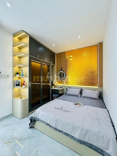 Ngộp vốn KD bán gấp nhà Hoà Hưng, p12, Q10. Giá 2,64tỷ. Hẻm 5m.65m2