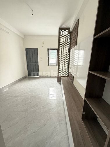 Bán nhà ngõ 299 Đền Lừ 40mx5 tầng thang máy mới xây ngõ 2,8m gần đường