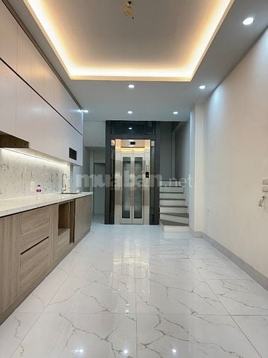Bán nhà ngõ 299 Đền Lừ 40mx5 tầng thang máy mới xây ngõ 2,8m gần đường