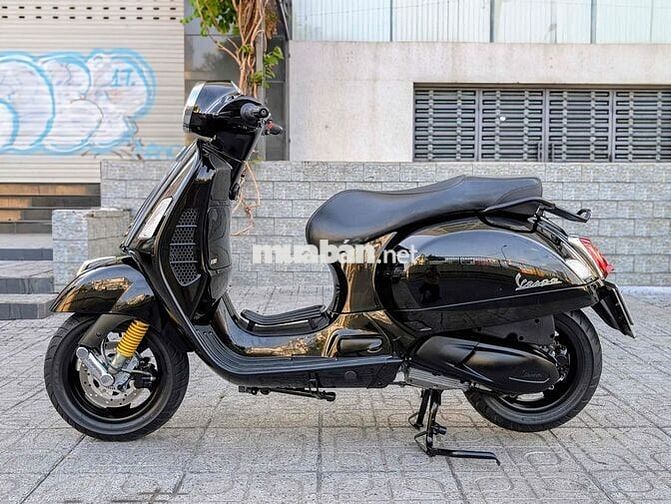 GTS SuperTech 300 HPE Đen 02/2020