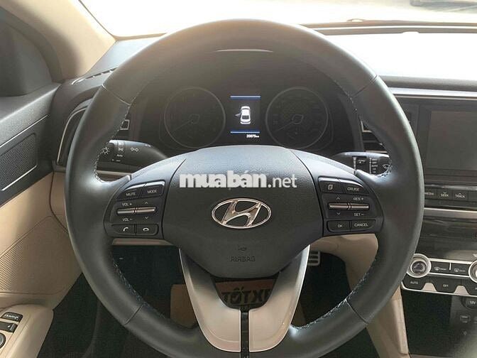 Hyundai Elantra 2021 2.0 AT - 22700 km