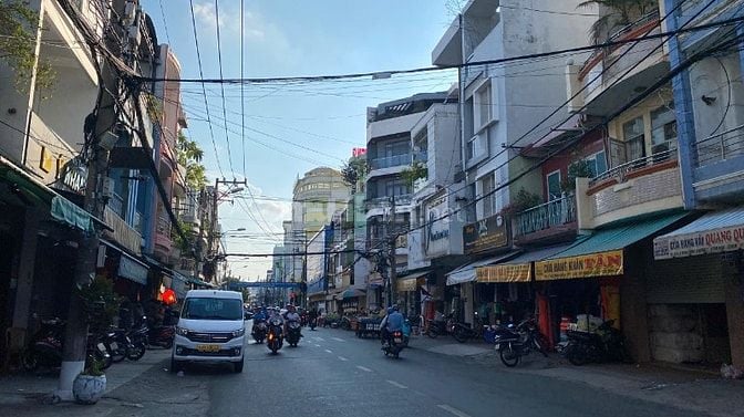 Bán nhà mặt đường Lê Minh Xuân phường 7 gần chợ Tân Bình (75m2) 21 tỷ