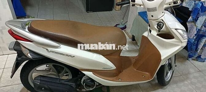 Vision Xe Zin đẹp ký giấy tờ