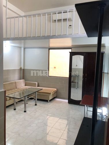 Phòng trọ mới xây,công viên trước mặt,có chỗ để xe hơi,chỗ tiếp khách 