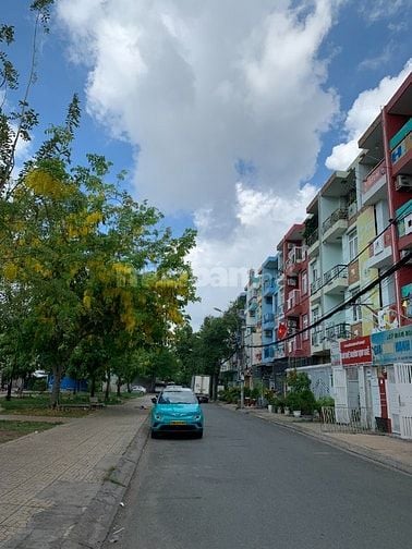 NHÀ MẶT TIỀN Q8 - VIEW CÔNG VIÊN THOÁNG MÁT - KHU PHÂN LÔ TẠ QUANG BỬU