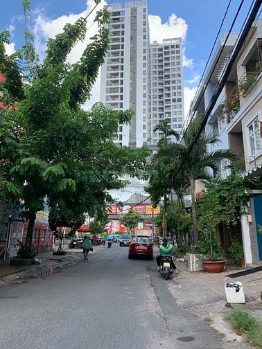 NHÀ MẶT TIỀN Q8 - VIEW CÔNG VIÊN THOÁNG MÁT - KHU PHÂN LÔ TẠ QUANG BỬU