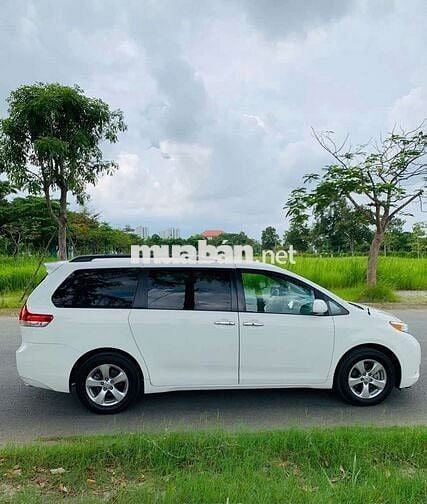 Toyota sienna đk2011màudơn zin nguyênthůy rât mói