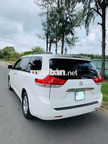 Toyota sienna đk2011màudơn zin nguyênthůy rât mói