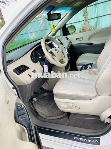 Toyota sienna đk2011màudơn zin nguyênthůy rât mói