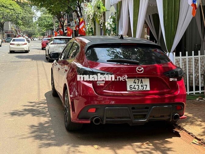 Mazda 3 2017 1.5 AT Hatchback - 12000 km