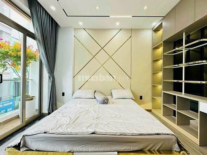 Nhà mới vào ở ngay đường Huỳnh Mẫn Đạt, Q5. Gần BV Nguyễn Trãi