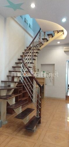 Cho thuê nhà đầy đủ tiện nghi, dân trí cao, gần trường học, bệnh viện 