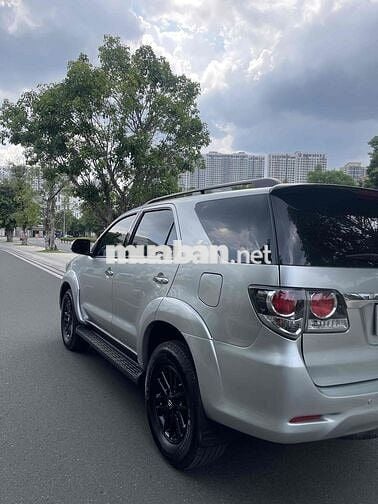 Toyota Fortuner 2013 2.7V Bản full 4*4  Xăng