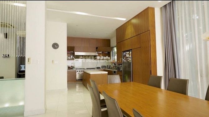 Cho thuê BT thiết kế hiện đại view sông 5PN, hồ bơi, có thang máy, 420