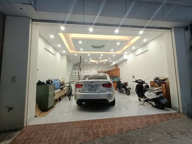 Chính chủ bán nhà 5 tầng ngõ 11 Việt Hưng ngay cạnh Vinhome Riverside