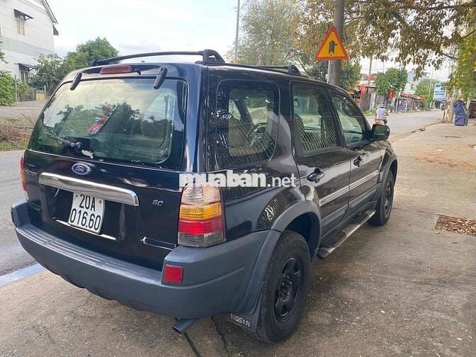 Ford Escape 2003 2.0L 4x4 MT - 123456 km