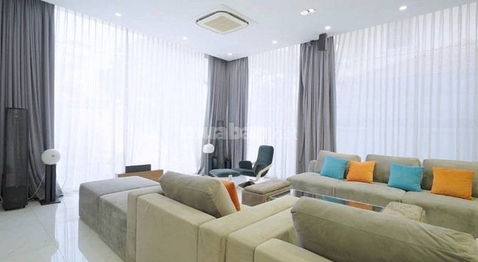 Cho thuê BT thiết kế hiện đại view sông 5PN, hồ bơi, có thang máy, 420
