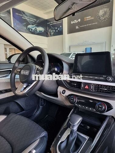Kia K3 2.0 AT PREMIUM 2025 + XE SẴN GIAO NGAY