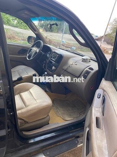 Ford Escape 2003 2.0L 4x4 MT - 123456 km