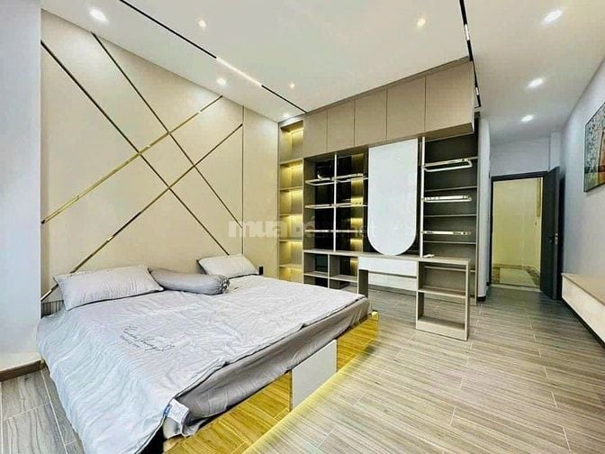 Nhà mới vào ở ngay đường Huỳnh Mẫn Đạt, Q5. Gần BV Nguyễn Trãi