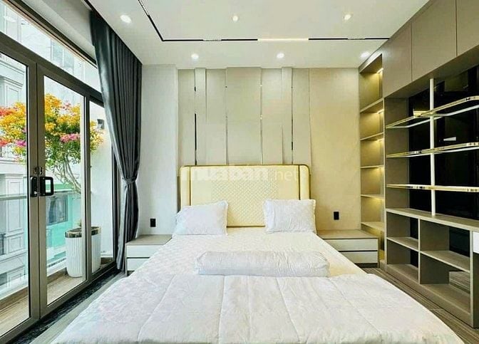 Nhà mới vào ở ngay đường Huỳnh Mẫn Đạt, Q5. Gần BV Nguyễn Trãi