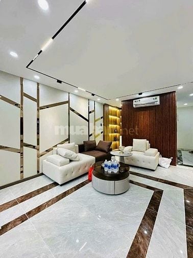 Nhà mới vào ở ngay đường Huỳnh Mẫn Đạt, Q5. Gần BV Nguyễn Trãi