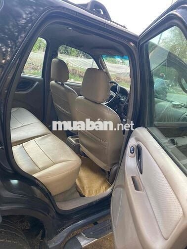 Ford Escape 2003 2.0L 4x4 MT - 123456 km