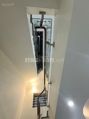 Chính chủ bán nhà 5 tầng ngõ 11 Việt Hưng ngay cạnh Vinhome Riverside