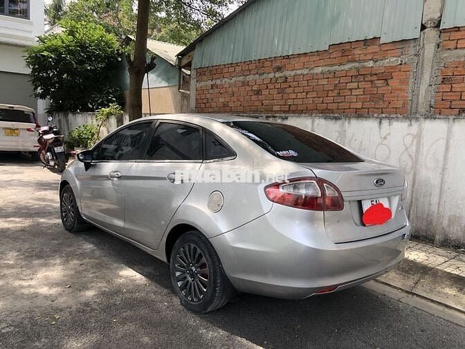 Ford Fiesta 2013 1.6 AT Sedan - 105000 km