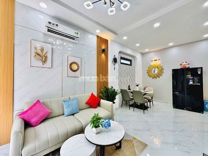 BÁN NHÀ GÒ VẤP - 30M2 - SÁT HXH - LÊ QUANG ĐỊNH - 2 TẦNG