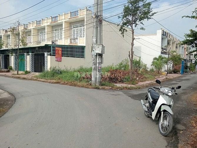 Bán lô đất cách cầu vượt Nguyễn văn lính 300m  5,5x13m 1,1ty. 