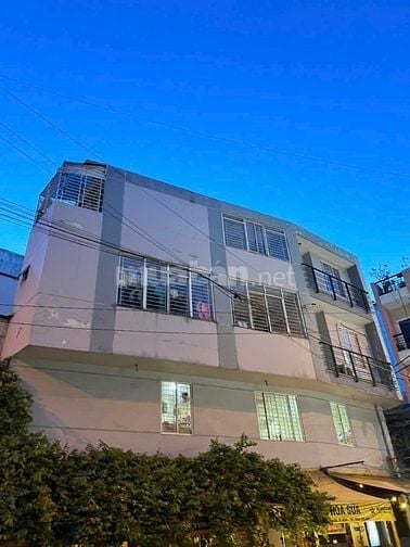 Nhà mặt tiền đường Hoa khu Phan Xích Long