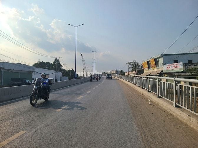 Bán nhà ~100m2 HXH gần ngã ba Nguyễn Xiển, cách Vinhomes Grand Park ch