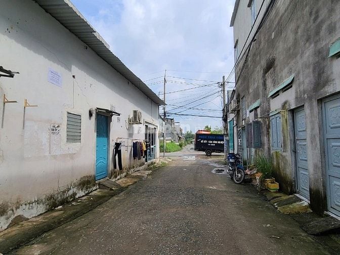 Bán nhà ~100m2 HXH gần ngã ba Nguyễn Xiển, cách Vinhomes Grand Park ch
