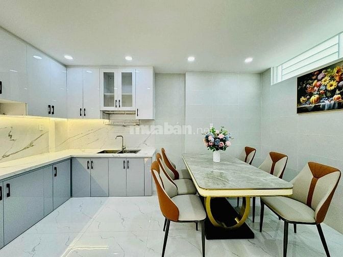 ĐANG CẦN BÁN GẤP NHÀ TÔN ĐẢN, PHƯỜNG 4, QUẬN 4 GẦN KHÚC VĨNH KHÁNH