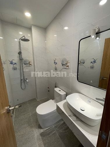 Bán nhà  MT 4 tầng số 235 đường Lê Quang Định đoạn giữa Nơ Trang Long 