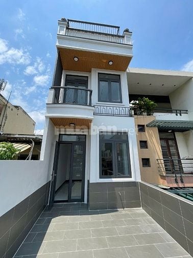 Bán nhà  MT 4 tầng số 235 đường Lê Quang Định đoạn giữa Nơ Trang Long 