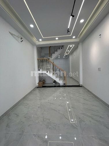 Bán nhà  MT 4 tầng số 235 đường Lê Quang Định đoạn giữa Nơ Trang Long 