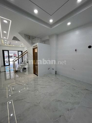 Bán nhà  MT 4 tầng số 235 đường Lê Quang Định đoạn giữa Nơ Trang Long 