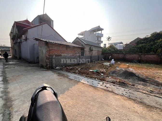 129m xuân mai ô tô đỗ cửa cách tỉnh lộ 421 chỉ 50m mặt tiền tách đôi