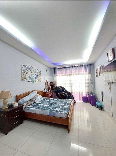 Bán nhà 3 mặt thoáng HXH đường Cao Đạt, Q5. Gần viện Nhiệt Đới