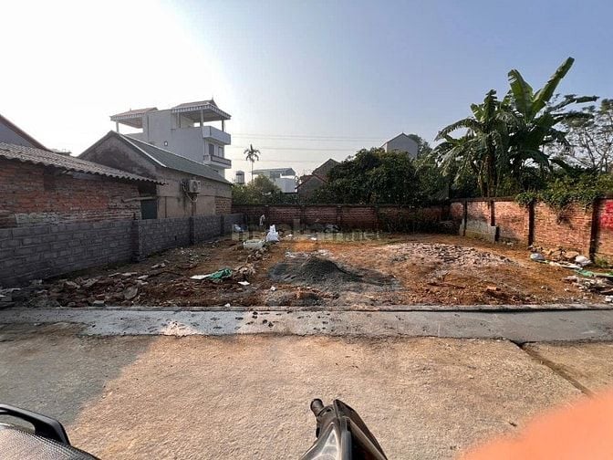 129m xuân mai ô tô đỗ cửa cách tỉnh lộ 421 chỉ 50m mặt tiền tách đôi