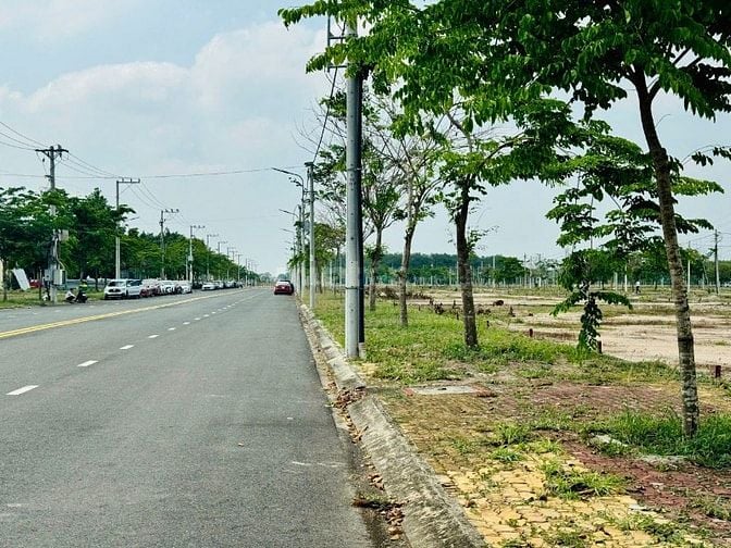 Chủ Kẹt Cần Bán Gấp lô đất nền trung tâm hành chánh bàu bàng Giá 870, 