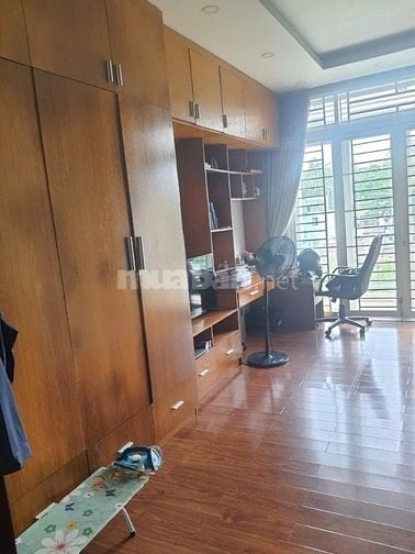 Nhà 4 tầng, khu phân lô cán bộ hưu trí Ngay Lê Văn Việt -TNPA -Q9