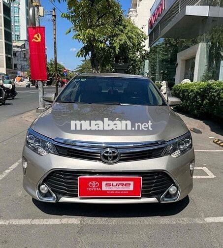 Toyota Camry 2018 2.0E Thương lượng khi xem xe