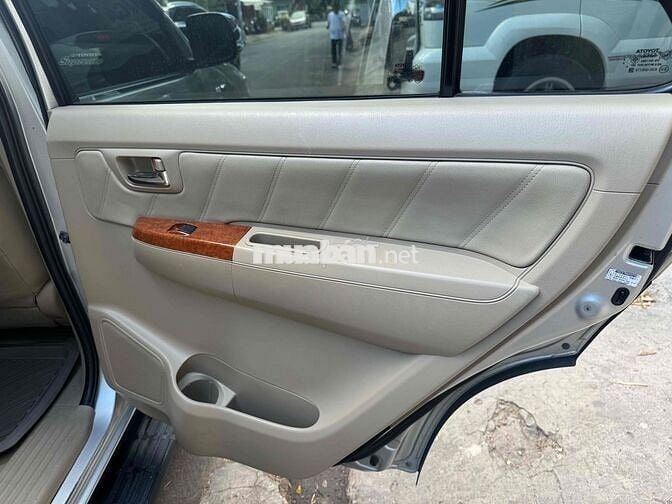 Toyota Fortuner 2009 2.7V - 120000 km