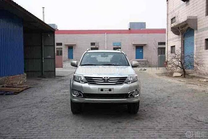 Toyota Fortuner 2014 2.7V 4x2 AT - 61000 km